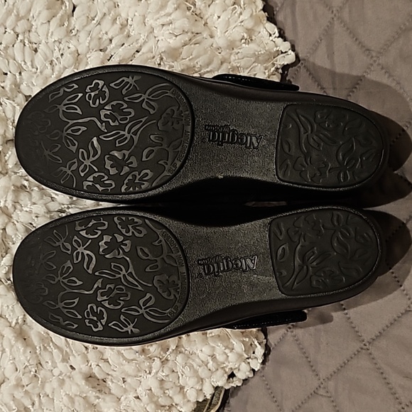 Alegria Shoes - Picture 9 of 16